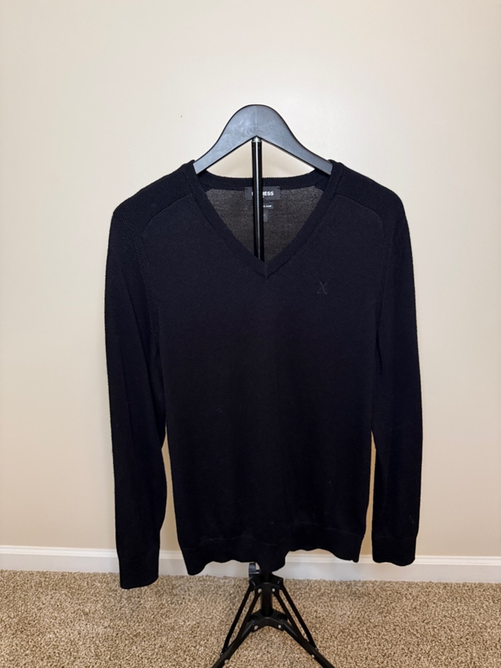 Express Men's Black V-Neck Sweater‎